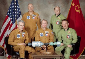 apollo-soyuz-crew_430